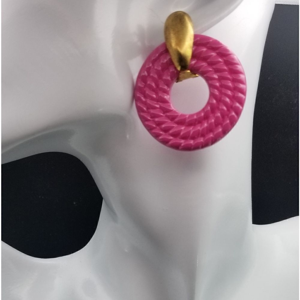 Barbie pink bamboo look hoop earrings E0304
